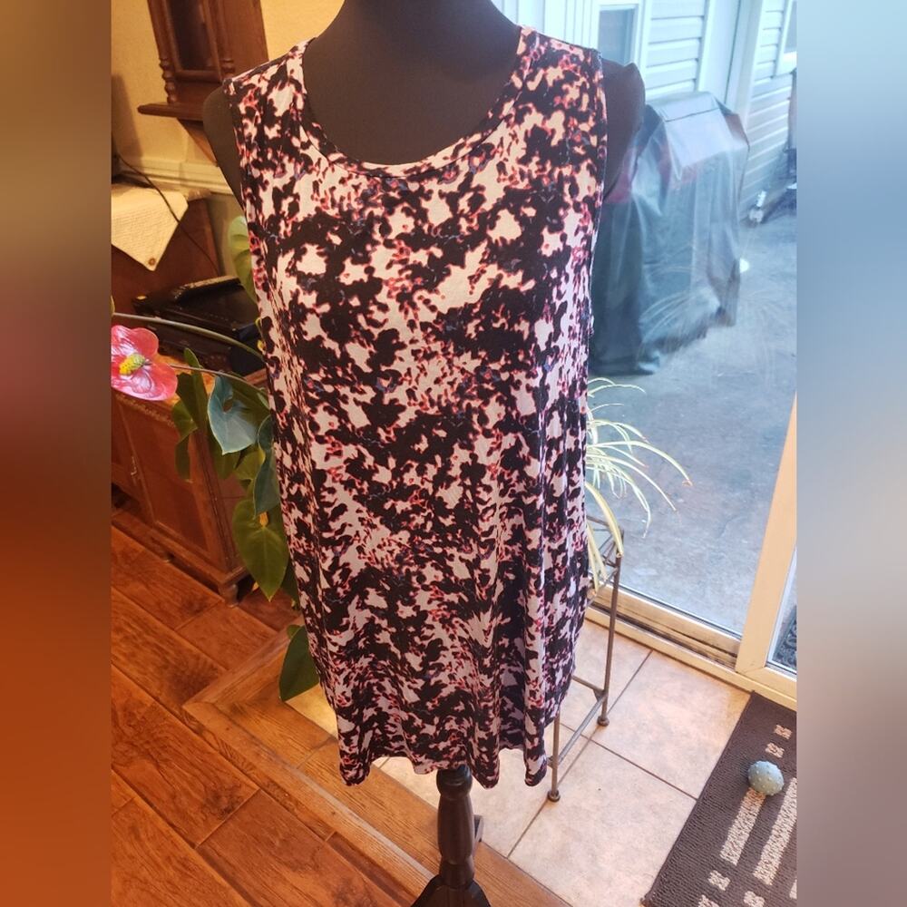 Lane Bryant Livi stretch open V back sleeveless tank 14/16 Navy red light blue‎